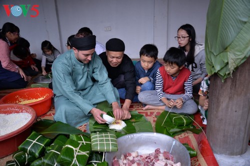 Bewahrung der traditionellen Schönheit des Tetfestes - ảnh 22