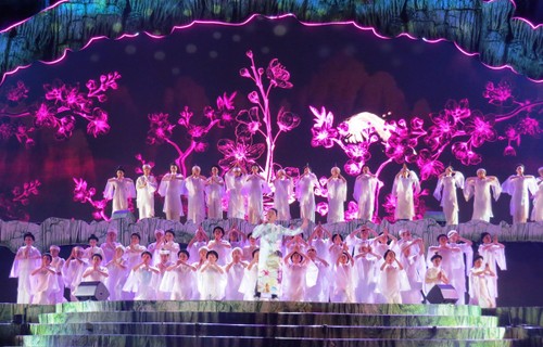 Eröffnung des Festivals der Höhlen in Quang Binh 2019 - ảnh 1