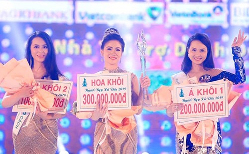 21-jährige Studentin zur “Miss des Kokosgebietes” gekürt - ảnh 1