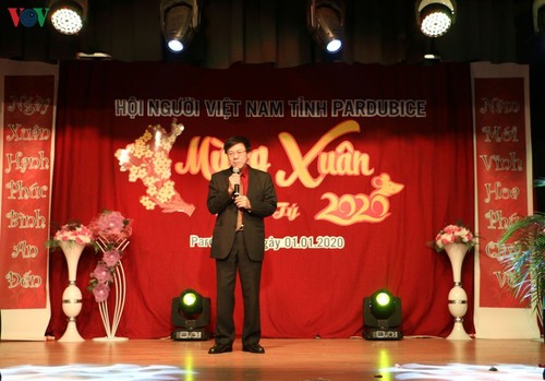 Der vietnamesische Verband im tschechischen Pardubitz feiert neues Jahr - ảnh 1