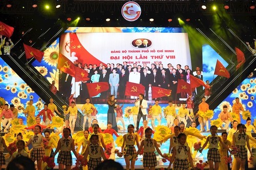 Kunstprogramm “Stolz auf Ho-Chi-Minh-Stadt” - ảnh 1