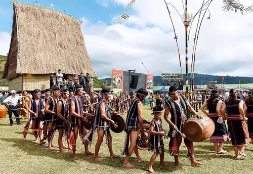 Festtag für Kultur, Sport und Tourismus der Volksgruppen im Hochland Tay Nguyen - ảnh 1