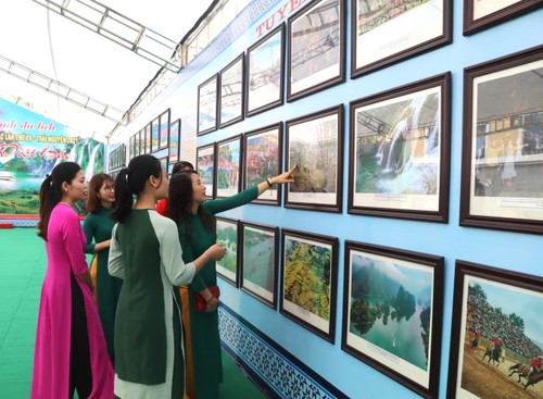 Fotoausstellung „Kultur-, Geschichts- und Ökotourismus der Viet Bac-Region“ - ảnh 1