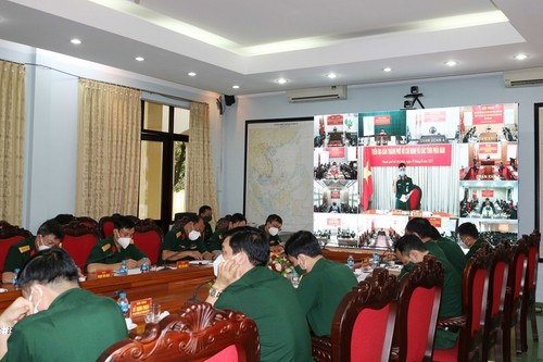 Online-Sitzung des Verteidigungsministeriums zur Umsetzung der Maßnahmen gegen Covid-19 - ảnh 1