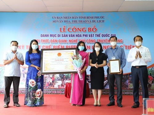 Technik bei Herstellung von Can-Schnaps der S’Tieng als Nationalerbe - ảnh 1