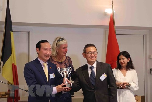 Spende für Agent-Orange-Opfer Vietnams durch Golfturnier „Vietnam Ambassador’s Cup 2022” - ảnh 1