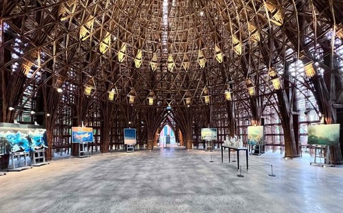 Kunstausstellung „Das Fest der Farben des Meeres” auf Phu Quoc - ảnh 1