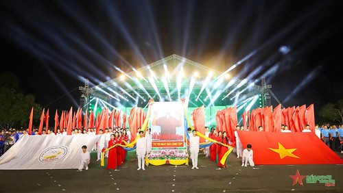 Eröffnung der Spiele des Mekong-Deltas und des internationalen Marathonlaufs „Vietcombank Mekong Delta“ - ảnh 1