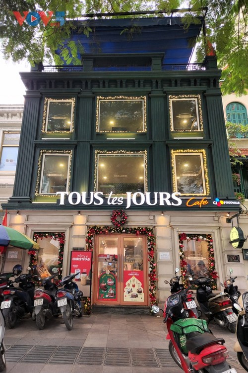 Weihnachtsstimmung in Hanoi - ảnh 4