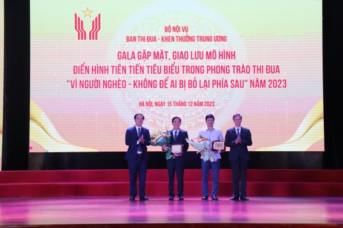 Austausch mit Vorbildern bei Kampagne “Für arme Menschen – Niemanden zurücklassen“ - ảnh 1