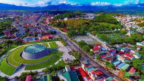 Zahlreiche Aktivitäten zum Siegestag der Schlacht von Dien Bien Phu - ảnh 1