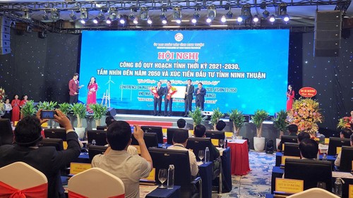 Premierminister Pham Minh Chinh nimmt an Konferenz zur Bekanntmachung der Planung der Provinz Ninh Thuan teil - ảnh 1