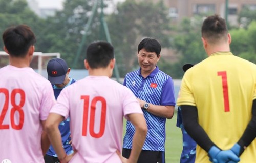 WM-Qualifikation in Asien: Vietnamesische Fußballnationalmannschaft reist in den Irak ab - ảnh 1