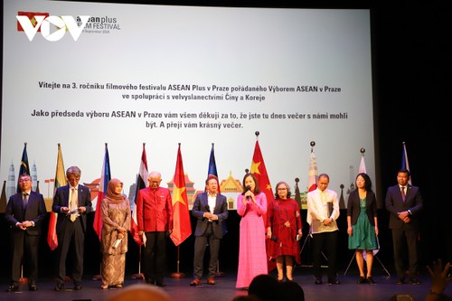 Eröffnung des ASEAN+3-Filmfestivals in Tschechien - ảnh 1