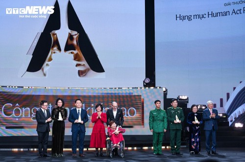 Verleihung des Preises für Gemeinschaft 2024 - ảnh 1