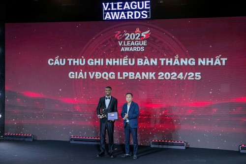 V-League Awards 2025: Ausländische Spieler vom Klub „Polizei von Hanoi” als Spieler der Saison ausgezeichnet - ảnh 1