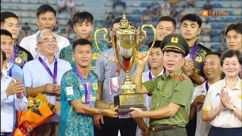 Vietnam gewinnt das südostasiatische Polizei-Fußballturnier 2025 - ảnh 1