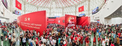 Fast vier Millionen Menschen besuchen die Ausstellung „80 Jahre: Unabhängigkeit – Freiheit – Glück“ - ảnh 1