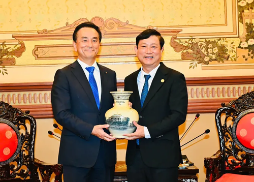 Stärkung der Zusammenarbeit zwischen Ho-Chi-Minh-Stadt und der japanischen Präfektur Yamaguchi  - ảnh 1