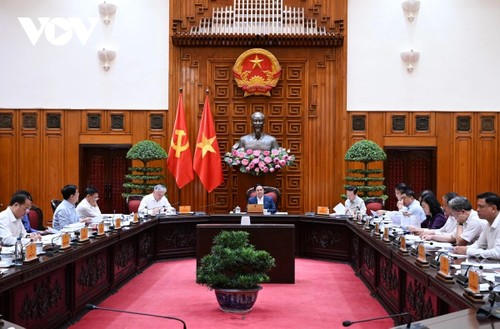 Premierminister Pham Minh Chinh: Neuordnung öffentlicher Dienststellen soll praktischen Anforderungen gerecht werden - ảnh 1