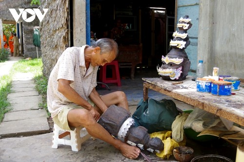 Hut- und Maskenherstellung der Khmer – Erbe im normalen Leben - ảnh 2