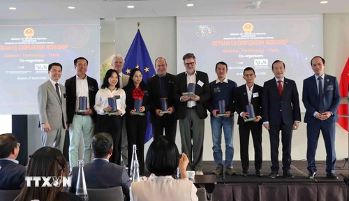 Vietnamesische Intellektuelle  in Europa fördern die Zusammenarbeit mit Vietnam in Künstlicher Intelligenz - ảnh 1