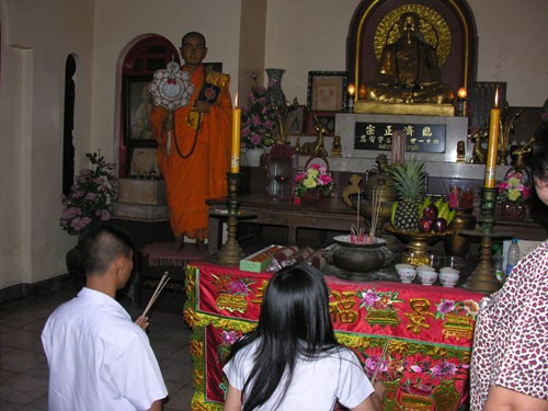 Vietnamesen in Thailand gehen zum neuen Jahr in Pagoden - ảnh 1