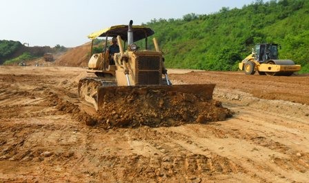 Premierminister: Die wichtigen Verkehrsprojekte sollten vorangetrieben werden - ảnh 1