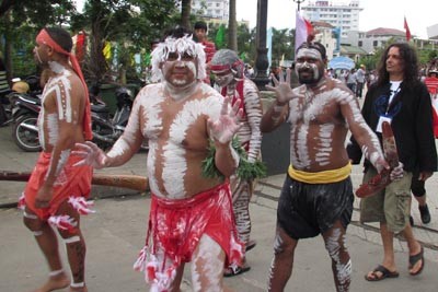 Straßenkunst beim Hue-Festival - ảnh 1