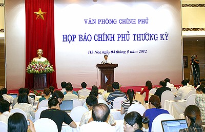 Regierung organisiert turnusmäßige Pressekonferenz - ảnh 1