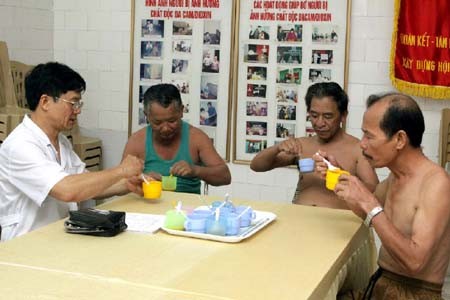 300 Agent-Orange-Opfer werden entgiftet - ảnh 1