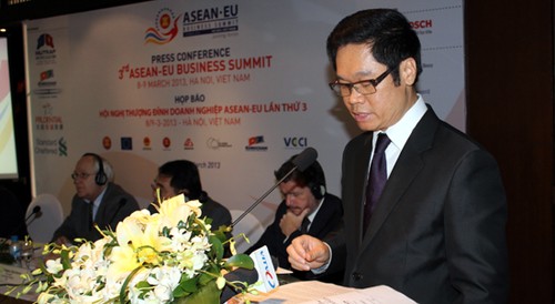 Pressekonferenz über EU-ASEAN-Handelsgipfel in Hanoi - ảnh 1