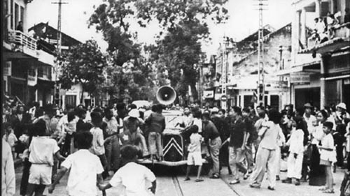 Lieder der August-Revolution leben für immer - ảnh 1