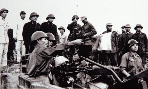 Das Leben des Generals Vo Nguyen Giap durch Fotos - ảnh 23