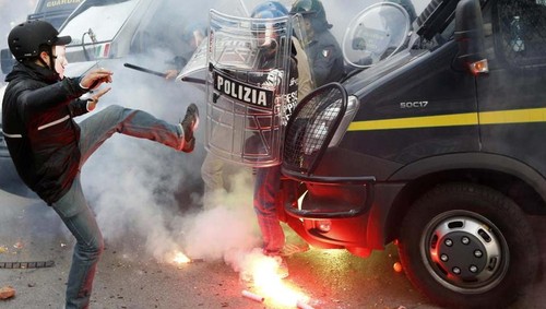 Proteste gegen Sparpolitik in Italien und Portugal - ảnh 1