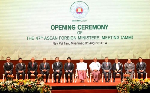 Vietnam trägt zum Erfolg der ASEAN-Konferenzen bei - ảnh 1