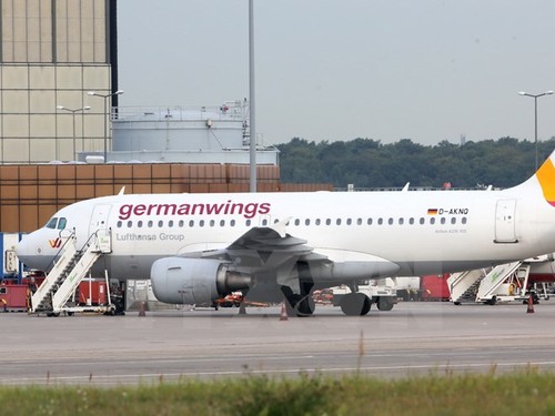 150 Menschen beim Flugzeugabsturz auf Frankreich ums Leben gekommen - ảnh 1