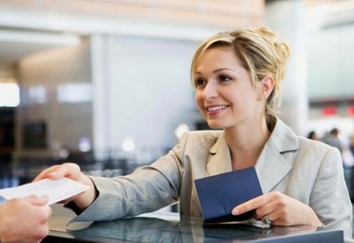 Vietnam schafft Visumspflicht für Bürger von fünf westeuropäischen Ländern ab - ảnh 1