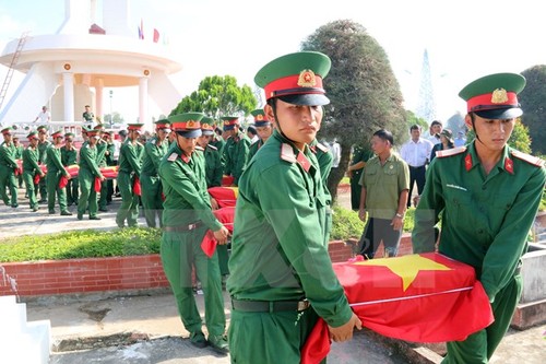 Die Suche nach Überresten von Kriegskameraden in Dong Nai - ảnh 1