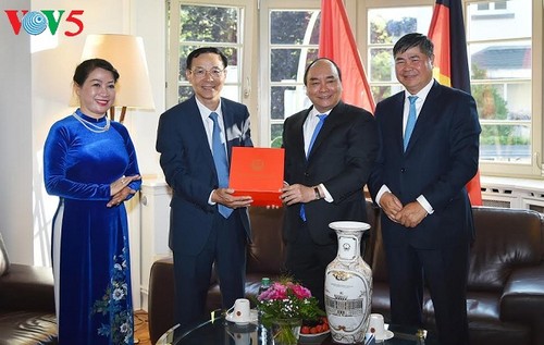 Premierminister Nguyen Xuan Phuc beginnt seinen Deutschlandbesuch beim G20-Gipfel - ảnh 1