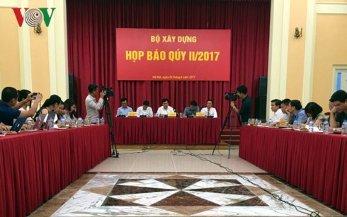 Hilfspaket von 2000 Milliarden VND für Sozialwohnung schnell umsetzen - ảnh 1