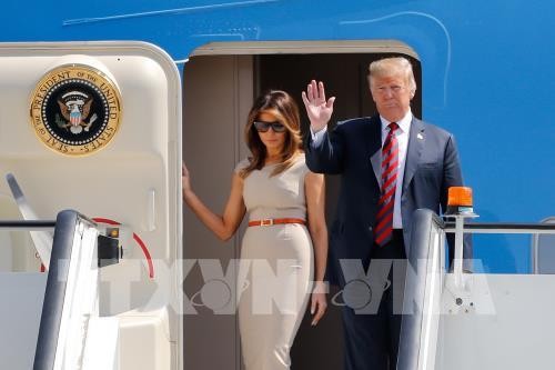 Trump besucht Großbritannien mit Zweifel an Brexit-Plan Mays - ảnh 1
