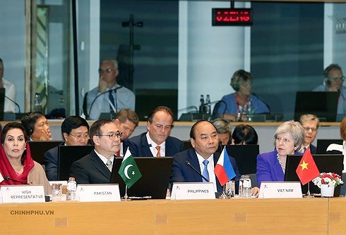 Premierminister Nguyen Xuan Phuc schließt seine Dienstreise in Europa ab - ảnh 1