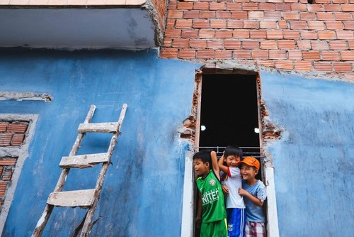Fotos des Alltagslebens in Zentralvietnam in ausländischer Zeitschrift - ảnh 5