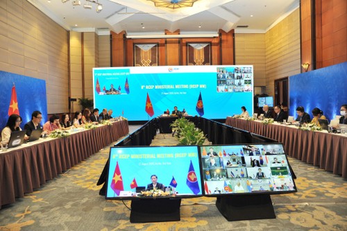 Sich auf Möglichkeit der Unterzeichnung des RCEP-Abkommens Ende 2020 richtet - ảnh 1