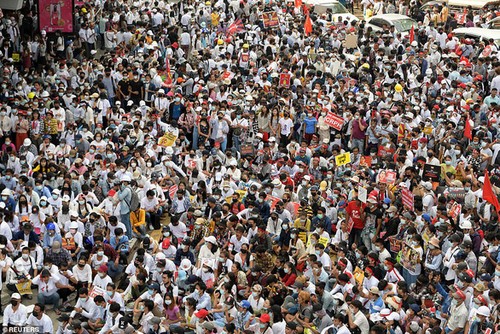 G7-Außenminister verurteilen Gewalt gegen Demonstranten in Myanmar - ảnh 1