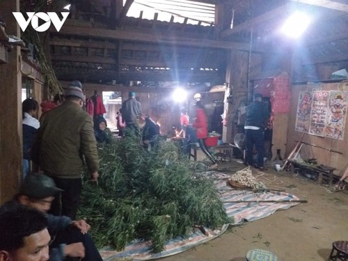 Pung nhnang – Einzigartigkeit des Familienfests der Dao Tien in Son La - ảnh 2