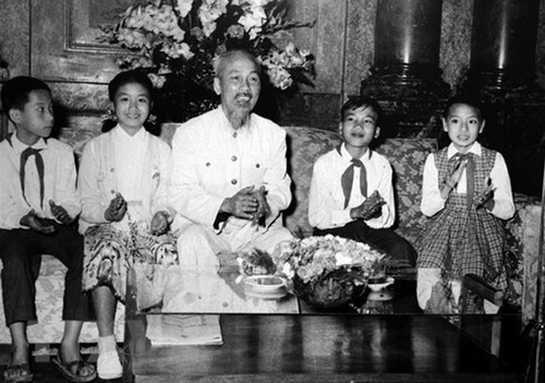 Ho Chi Minh und Briefe zum Aufruf zum Frieden für Vietnam in Italienisch - ảnh 1