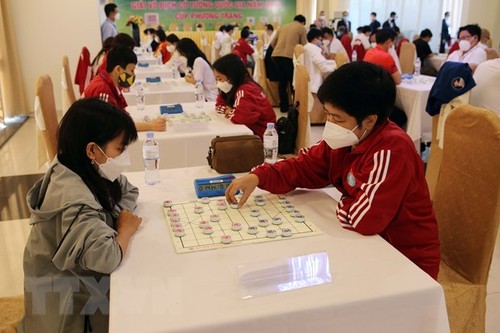 Mehr als 100 Spieler kämpfen bei der Nationalmeisterschaft für chinesisches Schach 2022 - ảnh 1