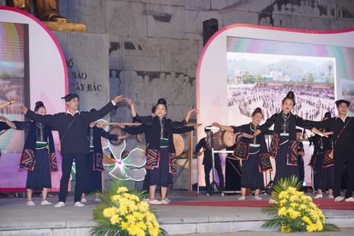 Stolz auf den Xoe-Tanz der Volksgruppe der Thai - ảnh 2